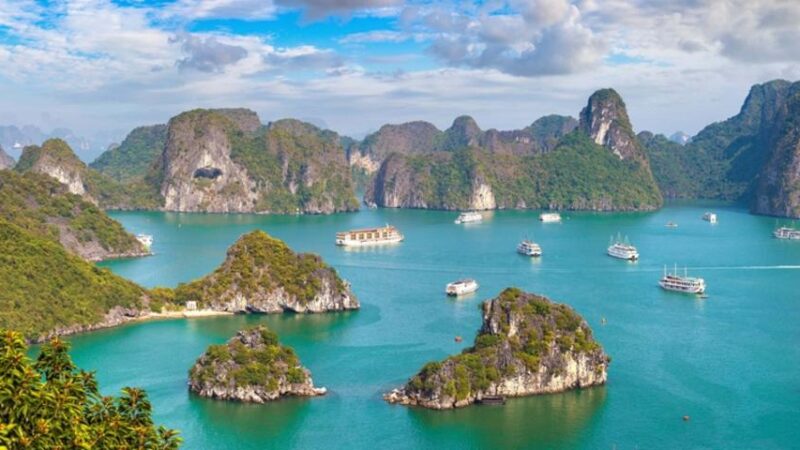 Visiter Baie d’Ha Long : Guide complet 2026 (Que faire, quand partir, où manger)